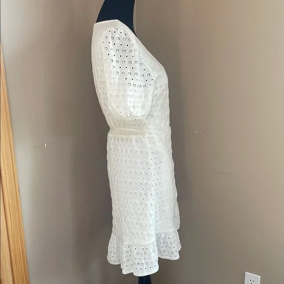MNG women’s Off White Eyelet Wrap Dress size large - Picture 4 of 7